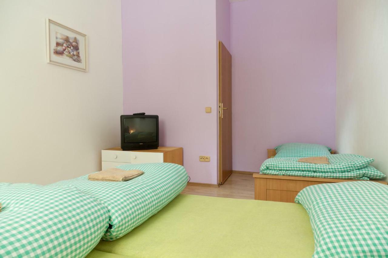 Restaurace penzion Pod Šumárníkem Tvarozna Lhota Exteriér fotografie