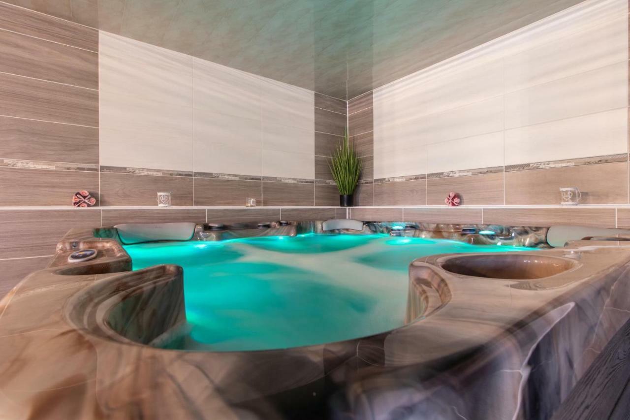 Restaurace penzion Pod Šumárníkem Tvarozna Lhota Exteriér fotografie