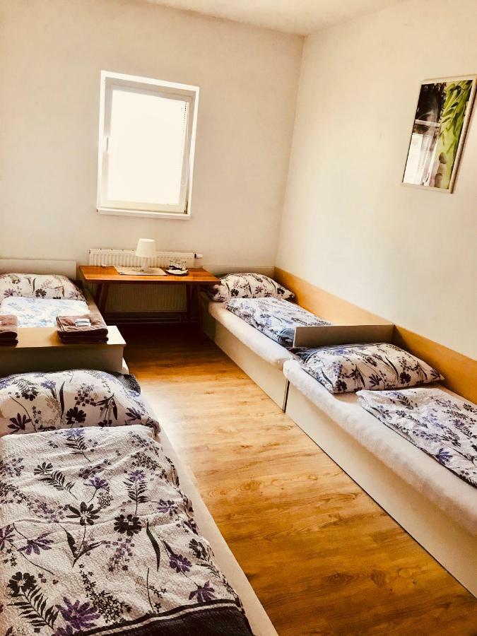 Restaurace penzion Pod Šumárníkem Tvarozna Lhota Exteriér fotografie